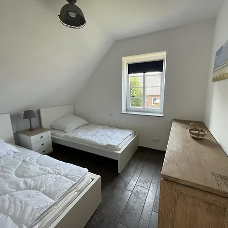 Haus Am Dorfteich B Eingefriedet Ferienhaus Fehmarn