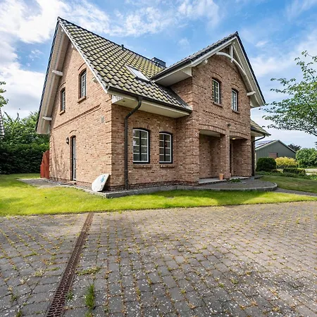 Haus Am Dorfteich B Eingefriedet Ferienhaus Fehmarn