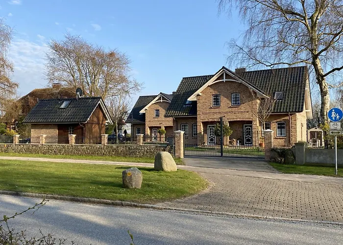 Haus Am Dorfteich B Eingefriedet Vakantiehuis Fehmarn